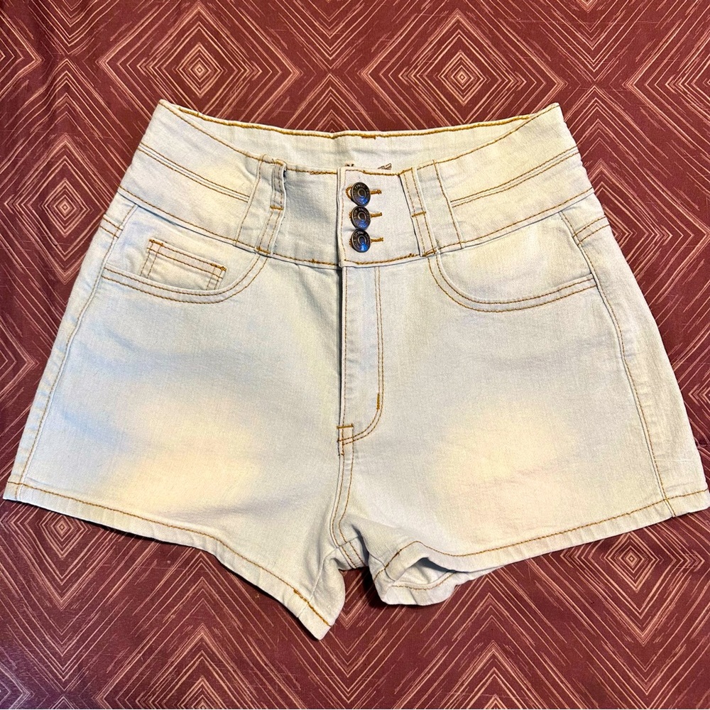 Juniors’ ChiQle Light Denim High Rise Shorts, NWOT, S